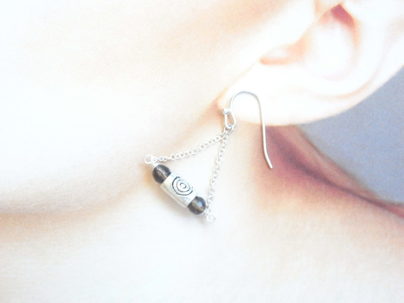 Swing Earrings Swirl Silver Beads and Smoky Quartz 第5張的照片