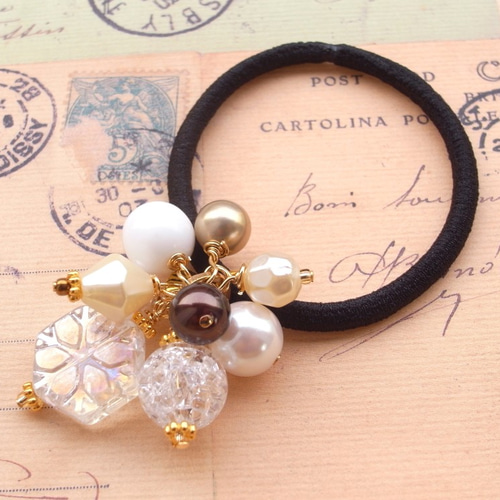 ビーズ雪の結晶ヘアゴム ヘアゴム 雪の結晶のガラスビーズ クリア 白 透明 パール 大きめ