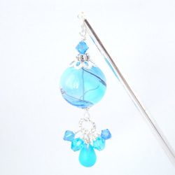 Kanzashi Kodama 的淺藍色吹製玻璃珠就像夏日祭典的悠悠球 第2張的照片