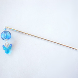 Kanzashi Kodama 的淺藍色吹製玻璃珠就像夏日祭典的悠悠球 第5張的照片