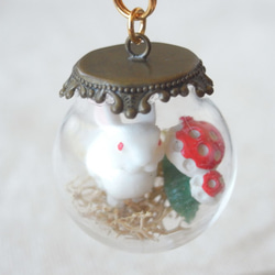 雪球風格的兔子、蘑菇和苔蘚聖誕裝飾品 第3張的照片