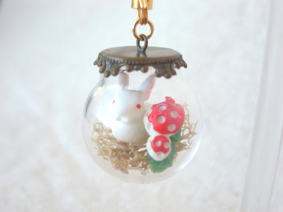雪球風格的兔子、蘑菇和苔蘚聖誕裝飾品 第2張的照片