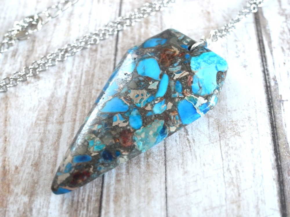 ネックレス　海の欠片のような彩り　シーセディメントジャスパー　青　水色　ブルー　天然石　人工石　ナチュラル　エスニック