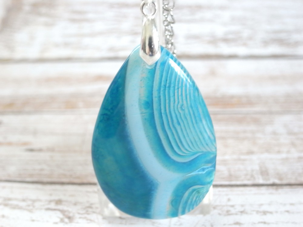 ネックレス　ブルーオニキスアゲート　ドロップ8　青　水色　海　波　透明　めのう　メノウ　大きめ　大ぶり　大ぶり　夏