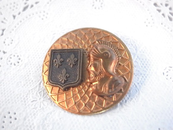 ヴィンテージメダルとローマ兵士とエムブレムチャームのブローチ 5枚目の画像