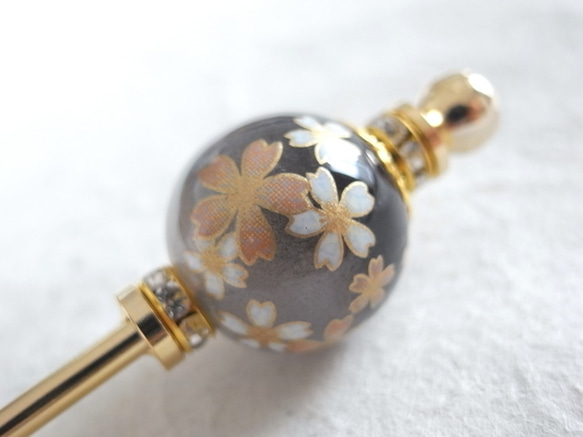 Kanzashi Sakura Transfer Beads 黑色和灰色 第1張的照片