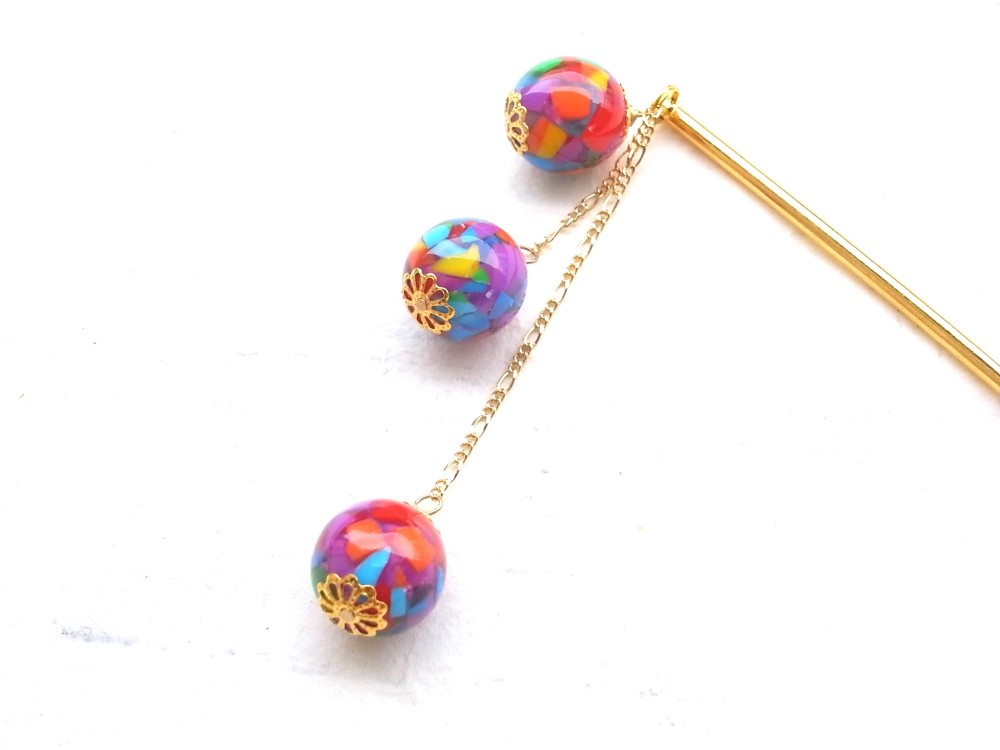 かんざし　カラフルキューブ入りアクリルビーズ３連　一本簪　一本挿し　和モダン　洋風　ゴールド　赤　レッド　0020