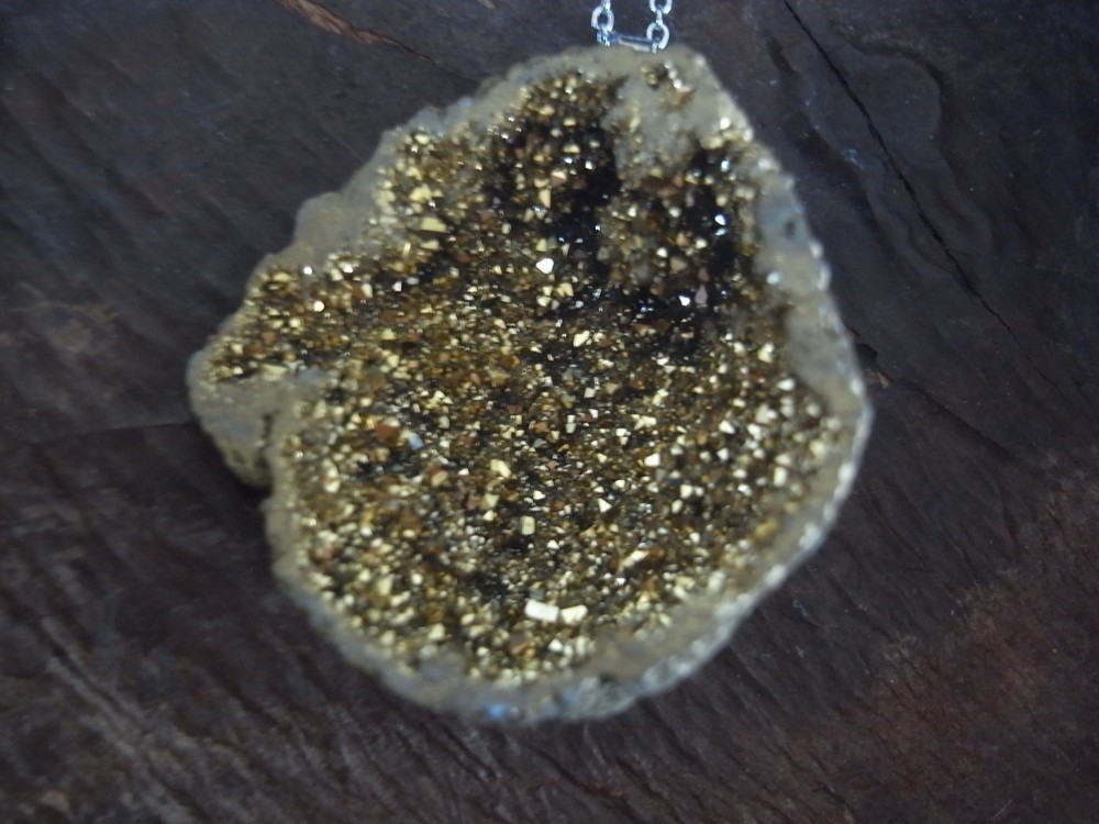ネックレス　ドゥルージージオードアゲート　ゴールドカラー　結晶　天然石　シルバー　大きめ　大ぶり　大振り
