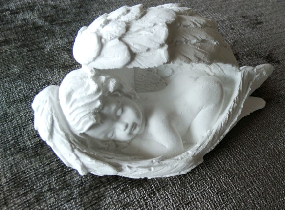 リリー・エデン サシェ 「天使」 アロマストーン 石膏アロマストーン 1枚目の画像