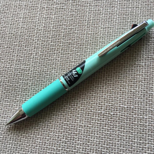 ジェットストリーム 4＆1 
ディズニー　ミッキー　ミニー
ボールペン0.5mm ジェットストリーム | mobilitystation
