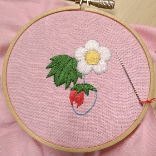 刺繍 苺の様な可愛い刺繍 着丈165.5 紋無し 付下げ 正絹 AK-7009 30％OFF 付下げ 身丈165.5cm 裄丈66cm M 袷 誰が袖 鼓 刺繍 金糸
