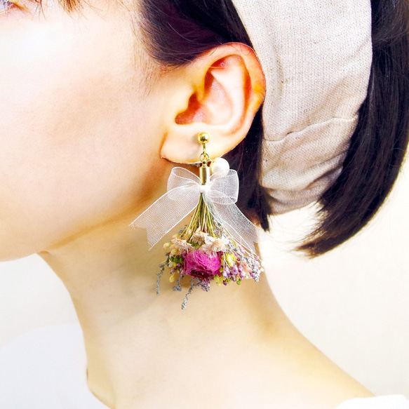 【-sold out-】ドライフラワーイヤリング&ピアス｜薔薇の花束(ブーケ)/ピンク 3枚目の画像