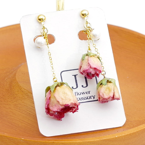 ドライフラワーイヤリングorピアス：薔薇（ピンク）：レジンシリーズ 