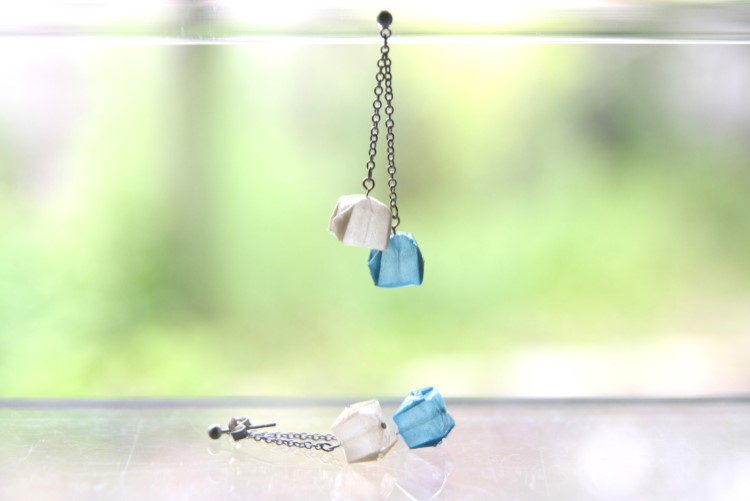 本美濃紙のジュエリー／OrigamiJewelry「fuhsen」　きなりいろ　そらいろ　　ピアスorイヤリング