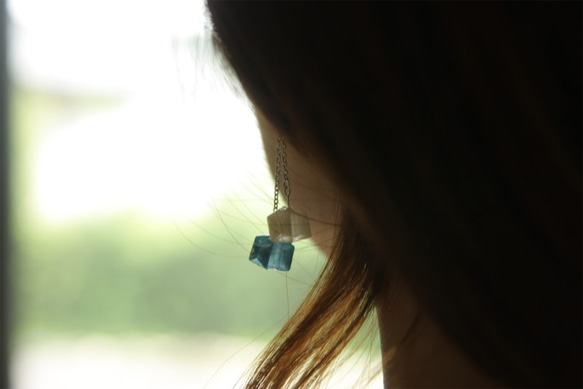 本美濃紙のジュエリー／OrigamiJewelry「fuhsen」　きなりいろ　そらいろ　　ピアスorイヤリング 2枚目の画像