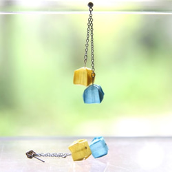 本美濃紙のジュエリー／OrigamiJewelry「fuhsen」　なのはないろ　そらいろ　　ピアスorイヤリング 1枚目の画像