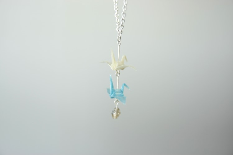 本美濃紙のジュエリー／OrigamiJewelry　「tsuru」　きなりいろ　みずいろ　　ネックレス