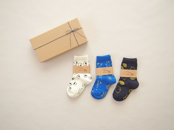 【子供靴下3足セット】あしもとが楽しくなるプレゼントBOX  / 入園 入学 お祝い 1枚目の画像