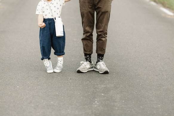 お父さんと一緒がうれしいね。お揃いおにぎり靴下 2枚目の画像