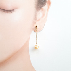 White ball long pierce/earring (デルフィニウム) 3枚目の画像