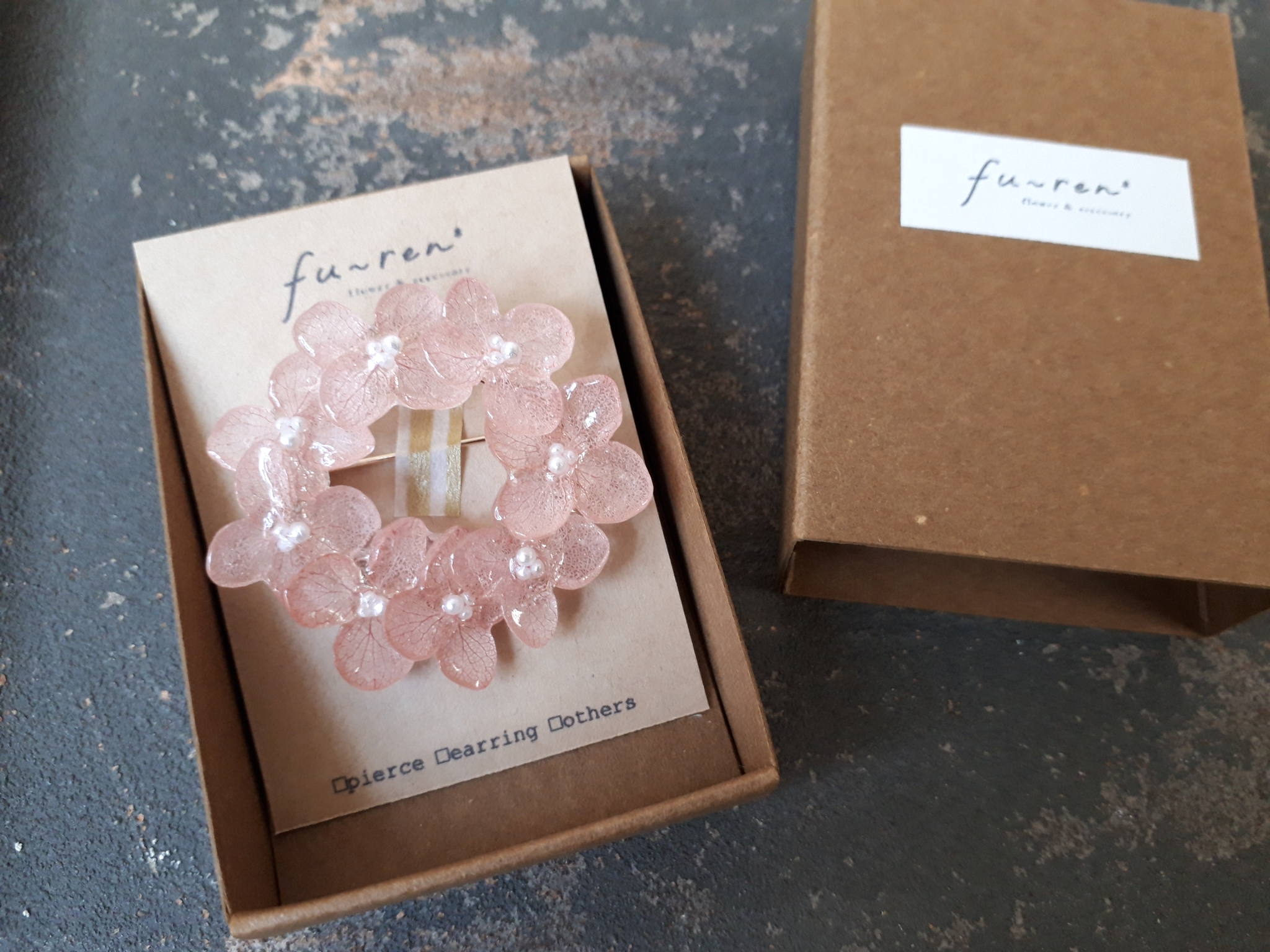 <再販×6>annabelle wreath brooch (pink)