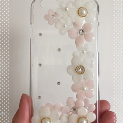 お花iPhoneケース《white×smokypink×gold》 2枚目の画像