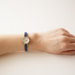 クルチュアン_02 | シンプルなハンドメイド腕時計　ベルト：インディゴ 4枚目の画像