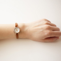 クルチュアン_04 | シンプルなハンドメイド腕時計　ベルト：シナモン 4枚目の画像