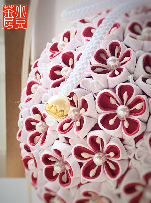 ✿つまみ細工✿kanzashi flower ボールブーケ✿白紅梅 3枚目の画像