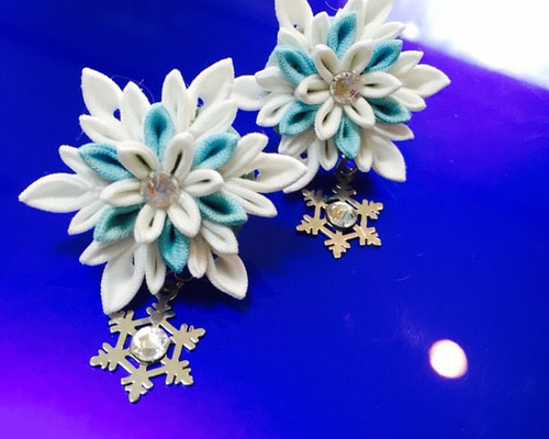 つまみピンズ@つまみ細工（雪の結晶） その他アクセサリー 手細工工房