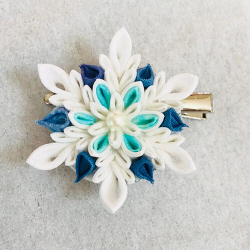 つまみ細工@雪の結晶クリップ（2way ブローチ 手細工工房 小豆茶房