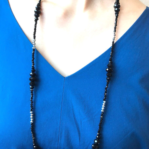 ブラックとシルバーのビーズネックレス ネックレス・ペンダント