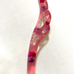 ドライフラワー入りのピンクの花簪 3枚目の画像