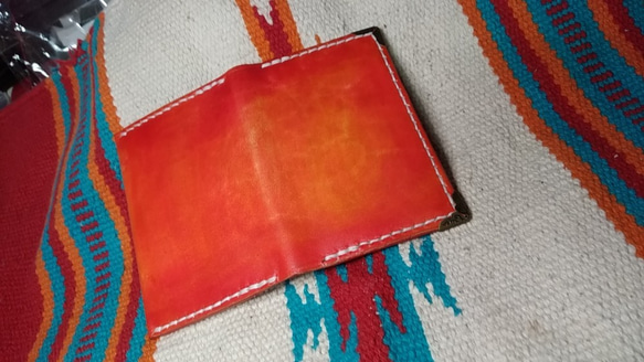 【手縫い、手染め】レザー名刺入れ　ヌメ革仕様　赤　オレンジ 2枚目の画像