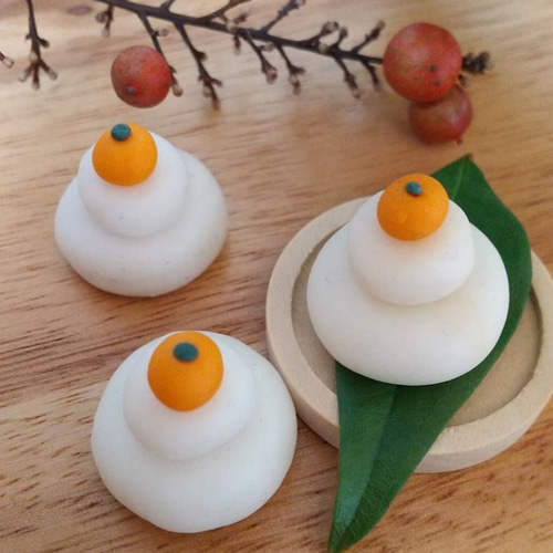 鏡餅 （ミニチュア） ミニチュア 鏡餅インコ セキセイインコ アルビノ – 小鳥雑貨専門のお店