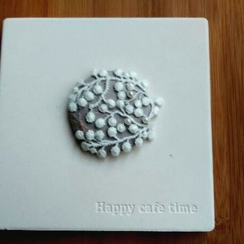 ミナペルホネン forest parade風レースのブローチ 木の実のブローチ  