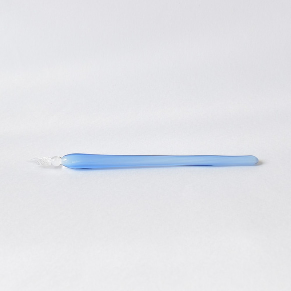 アイスブルーのガラスペン 2枚目の画像