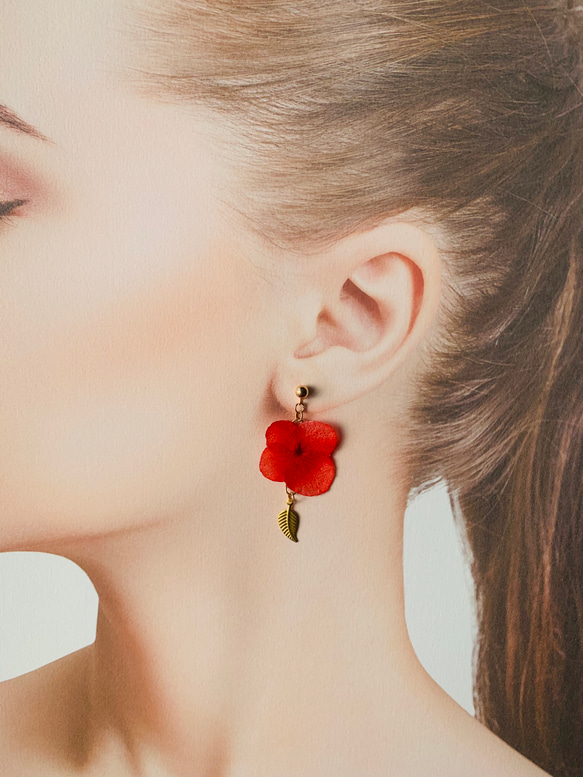 繡球花瓣耳環/ preserved flower earrings 第2張的照片