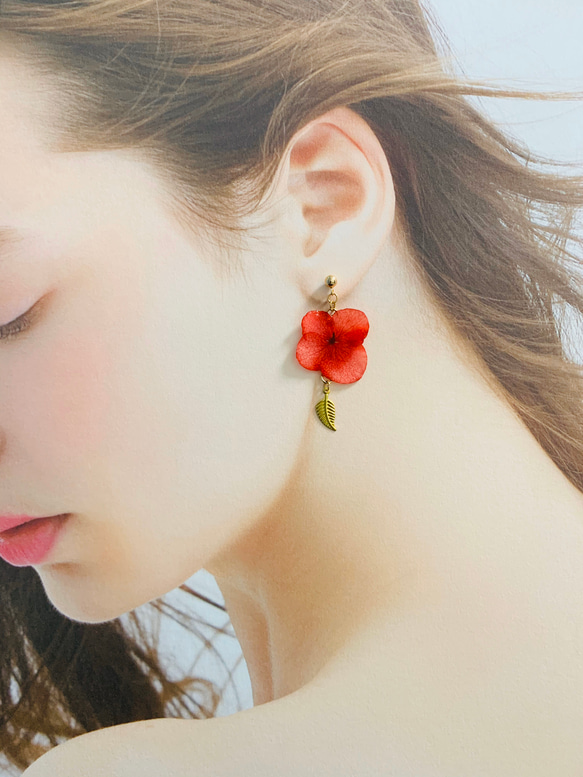 繡球花瓣耳環/ preserved flower earrings 第3張的照片