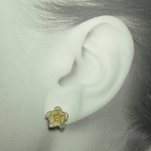 ✨蓮の花✨ イヤリングorチタンピアス（有料）