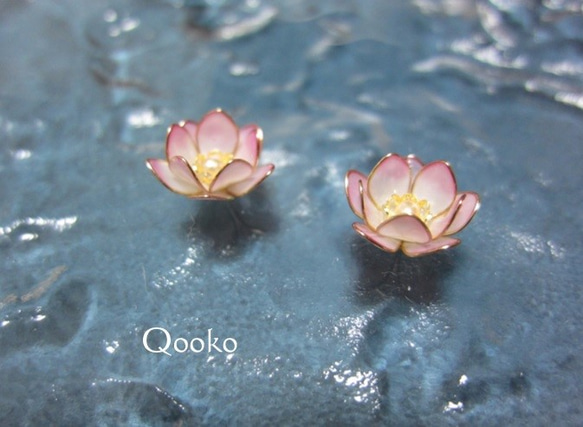 蓮の花のピアス 【 ピンク 】 ピアス(スタッド・一粒) Qooko 通販|Creema(クリーマ) 3538289 蓮の花のピアス 【 ピンク 】 ピアス(スタッド・一粒) Qooko 通販|Creema(クリーマ) 3538289
