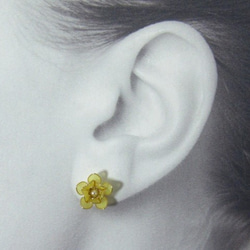 蓮花耳環　【 黃 】可改耳夾式耳環 第3張的照片