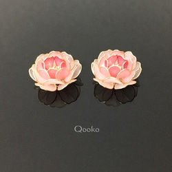 蓮の花のピアス 【 白 】 ピアス（スタッド・一粒） Qooko 通販