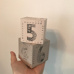 サイコロ型　入れ子の箱　2020カレンダー　ベージュ 5枚目の画像