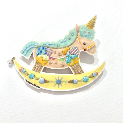 ユニコーン　木馬　ブローチ 受注生産 ユニコーンひんやり木馬 ブローチ ブローチ maalataya