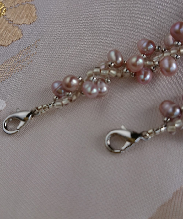 淡水真珠の羽織紐　淡水真珠とビーズを使用　らせん状の個性的な羽織紐 2枚目の画像