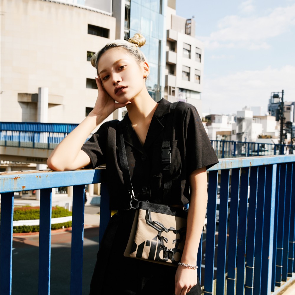 カーキブルスカル＿サコッシュ