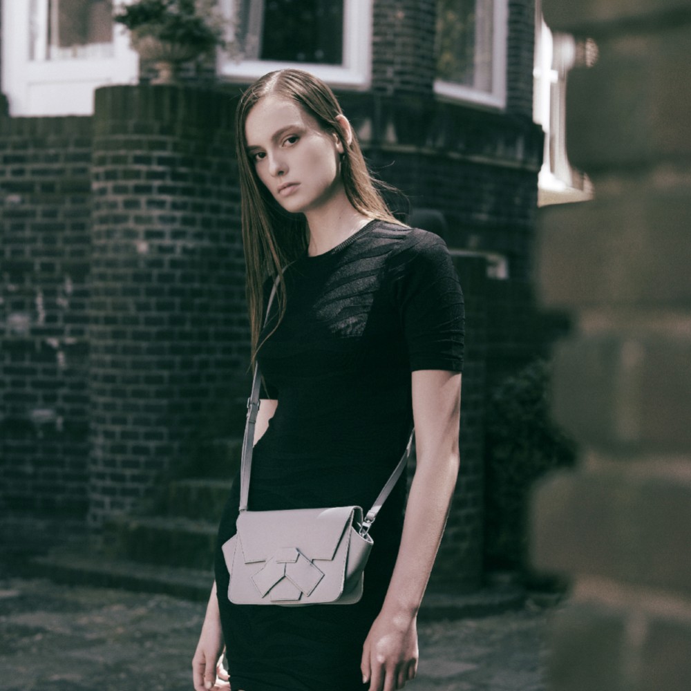 グレー子パグ＿ショルダーバッグ