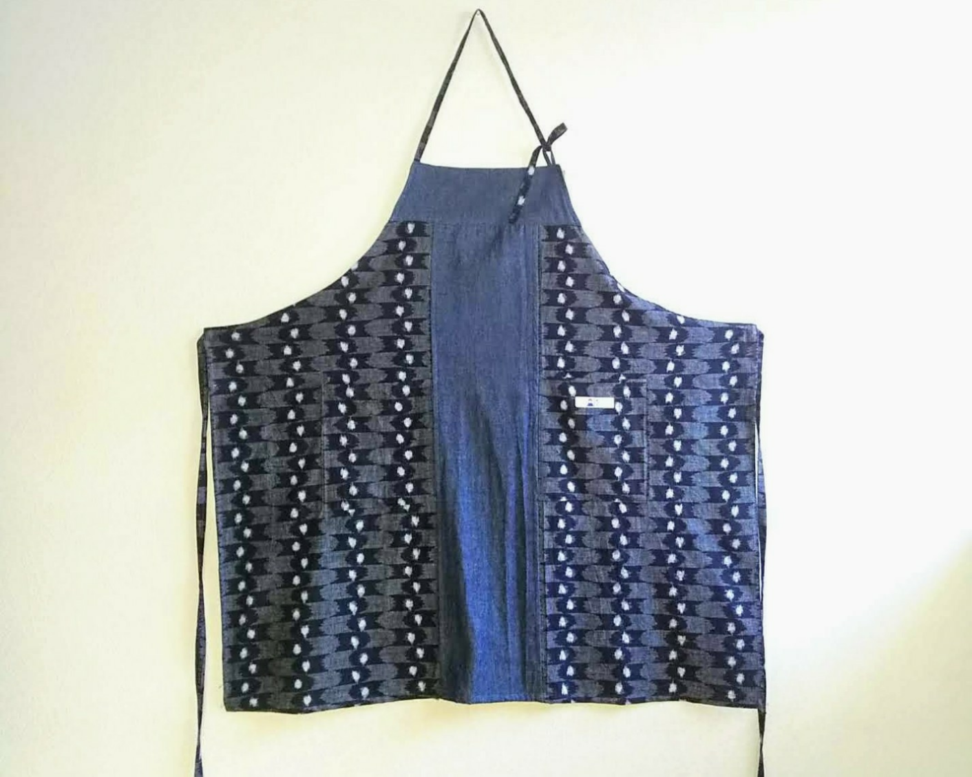 エプロン　和柄　着物リメイク　古布 着物リメイク。袖布、衽布、衿布だけで作るエプロンドレス - YouTube