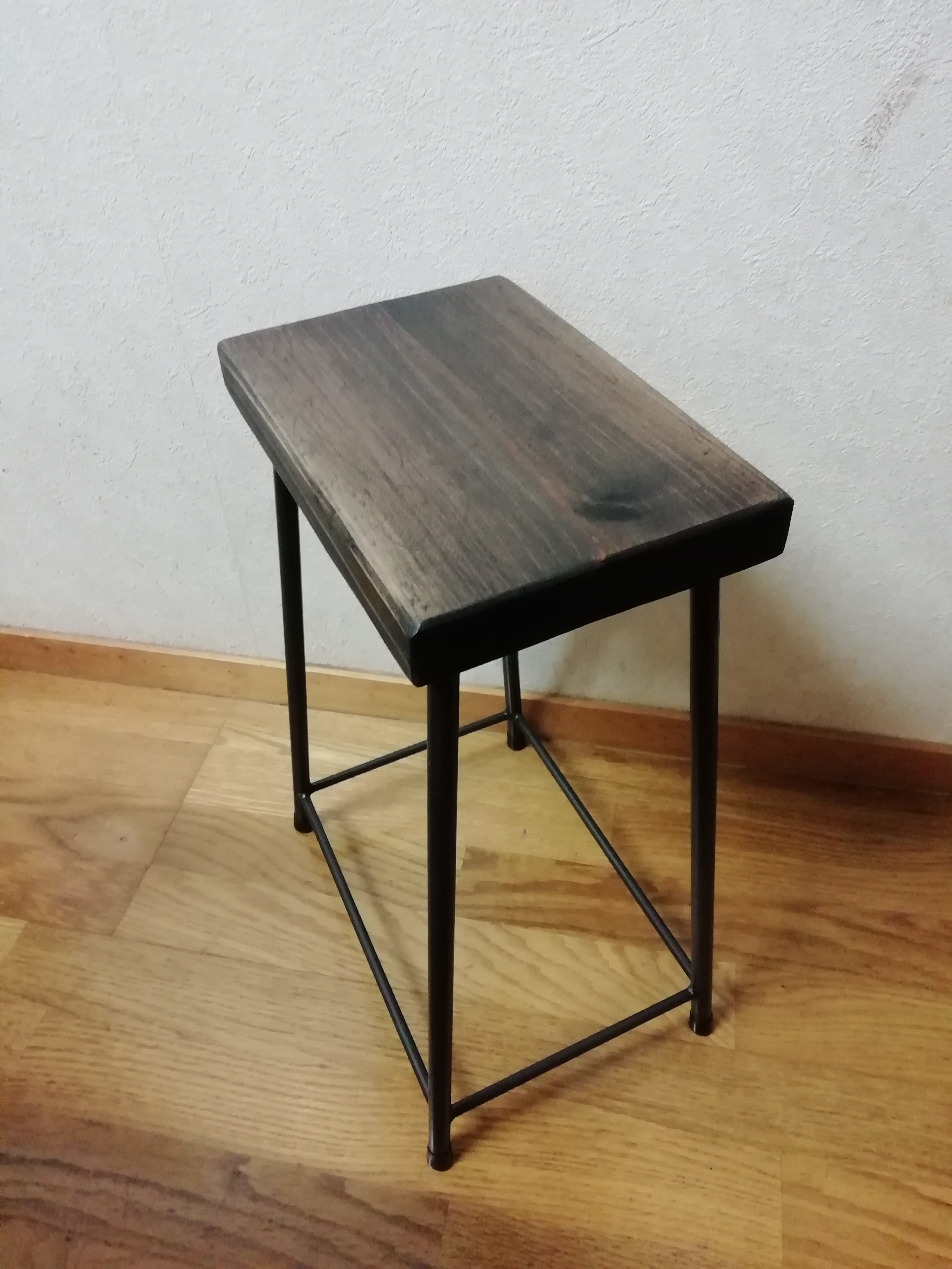 アイアンスツール　エボニー（ワトコオイル）　椅子　腰掛け　什器　アイアン家具